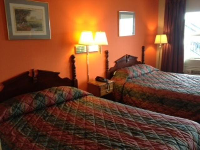 Knights Inn Glade Spring Kamer foto